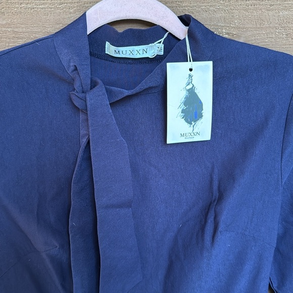 NWT Muxxn Stretch Sheath Elegant Navy Blue Dress size M - Picture 2 of 5
